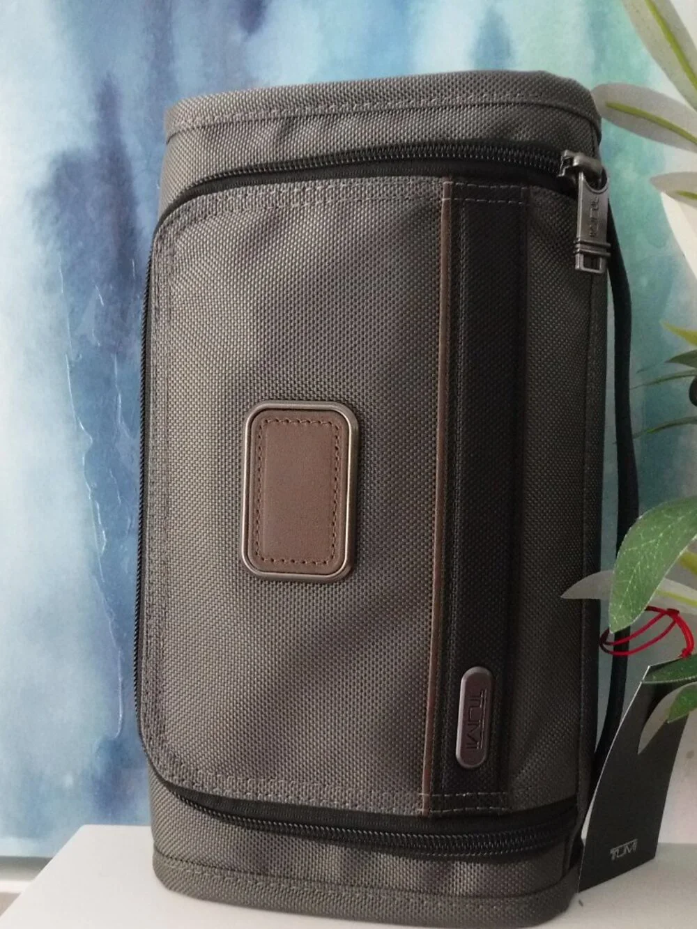 TUMI Medium Travel Kit  Castle Rock /Brown NWT